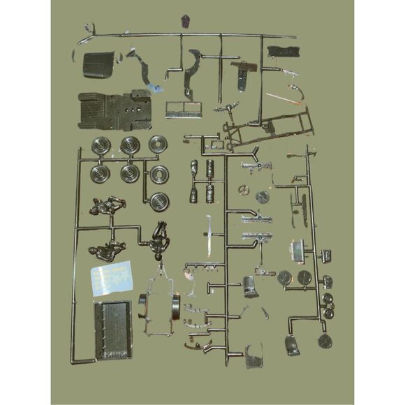 VINTAGE Revell [1956] Radio Jeep & Communications Trailer Model 1/40 Scale - Picture 6 of 7